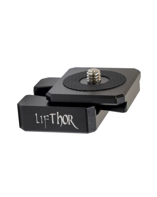 Uchwyt montażowy Quick Release LifThor do szybkiego mocowania/odłączania akcesoriów zamiennych (EAN_7090045916025) z Thor's Drone World